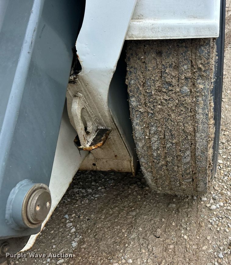 image for item EK8189 2009 Elgin Pelican NP sweeper