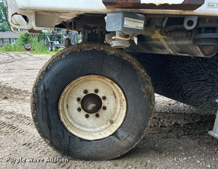 image for item EK8189 2009 Elgin Pelican NP sweeper