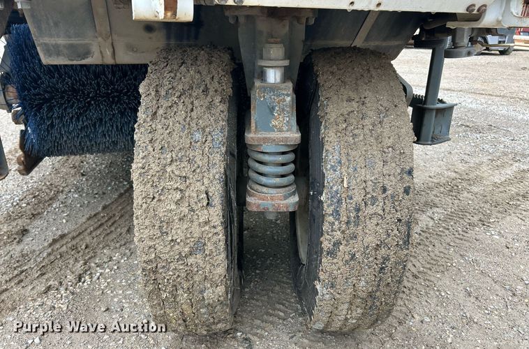 image for item EK8189 2009 Elgin Pelican NP sweeper