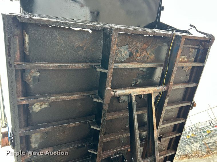 image for item EK8194 2011 Ford F450 Super Duty XL dump truck