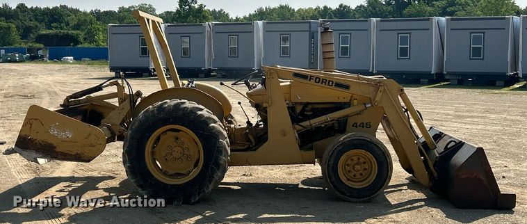 image for item EK8201 1984 Ford 445 tractor