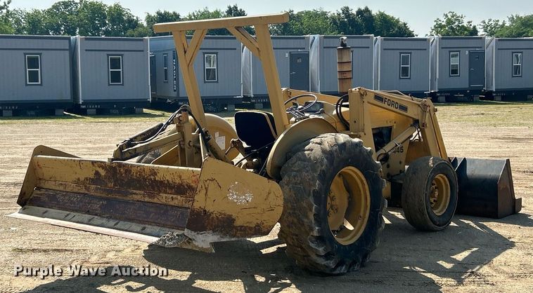 image for item EK8201 1984 Ford 445 tractor