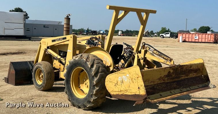 image for item EK8201 1984 Ford 445 tractor