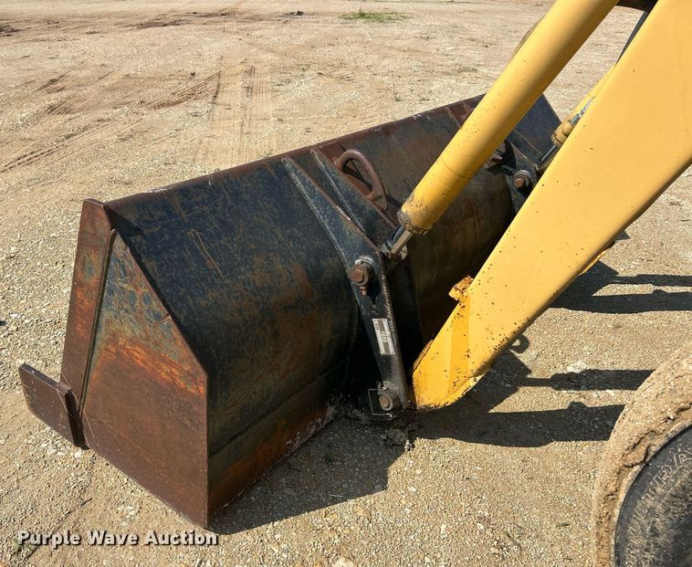 image for item EK8201 1984 Ford 445 tractor