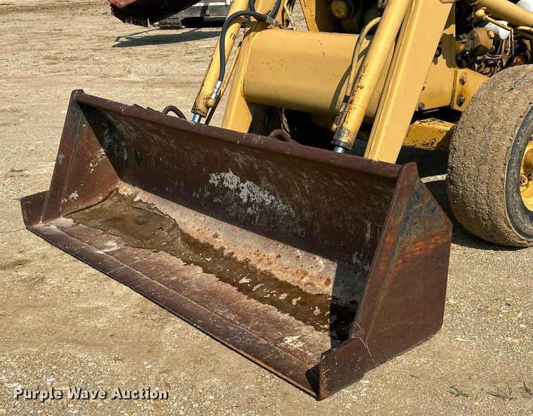 image for item EK8201 1984 Ford 445 tractor