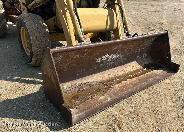 image for item EK8201 1984 Ford 445 tractor