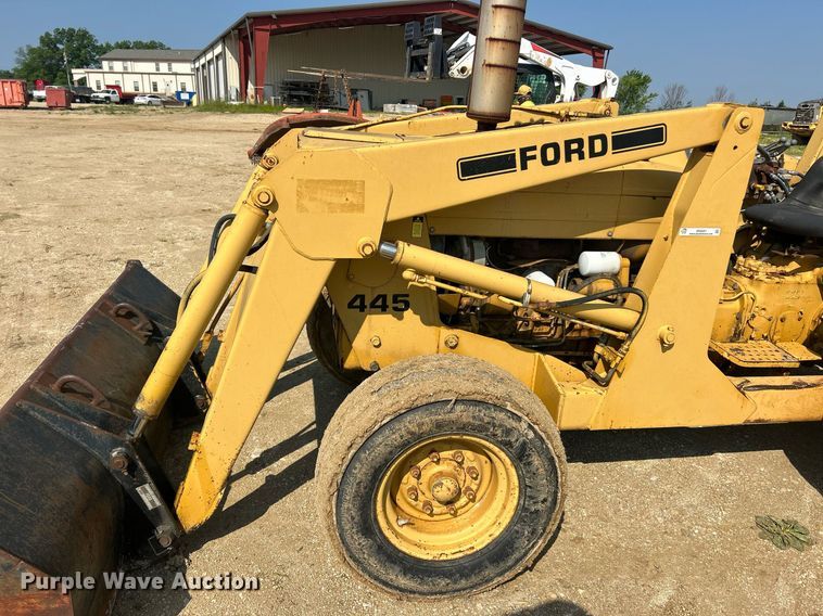 image for item EK8201 1984 Ford 445 tractor