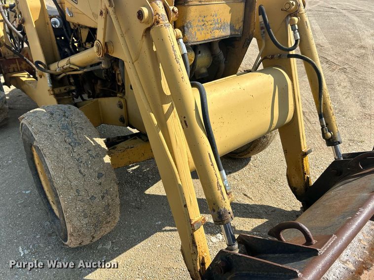 image for item EK8201 1984 Ford 445 tractor