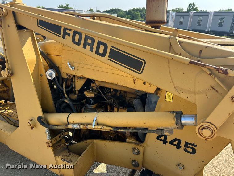 image for item EK8201 1984 Ford 445 tractor