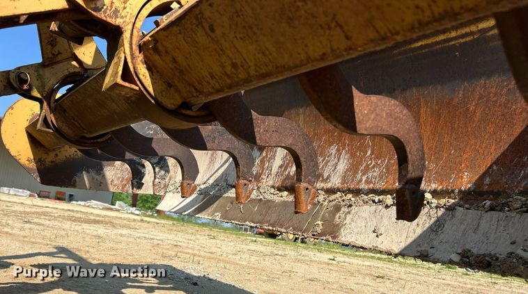 image for item EK8201 1984 Ford 445 tractor