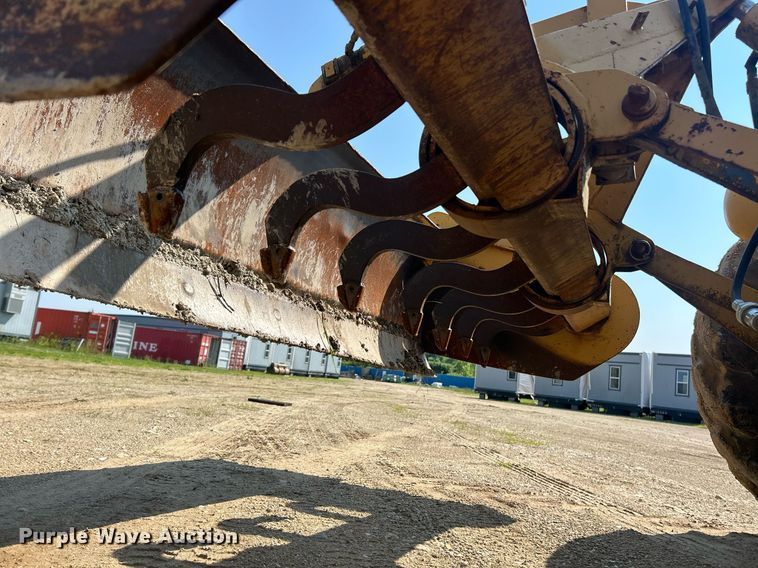 image for item EK8201 1984 Ford 445 tractor