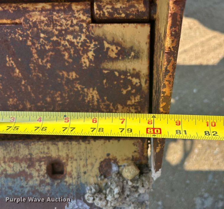 image for item EK8201 1984 Ford 445 tractor