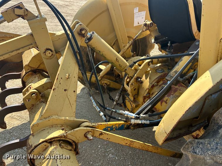 image for item EK8201 1984 Ford 445 tractor