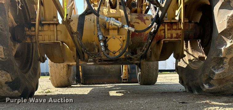 image for item EK8201 1984 Ford 445 tractor