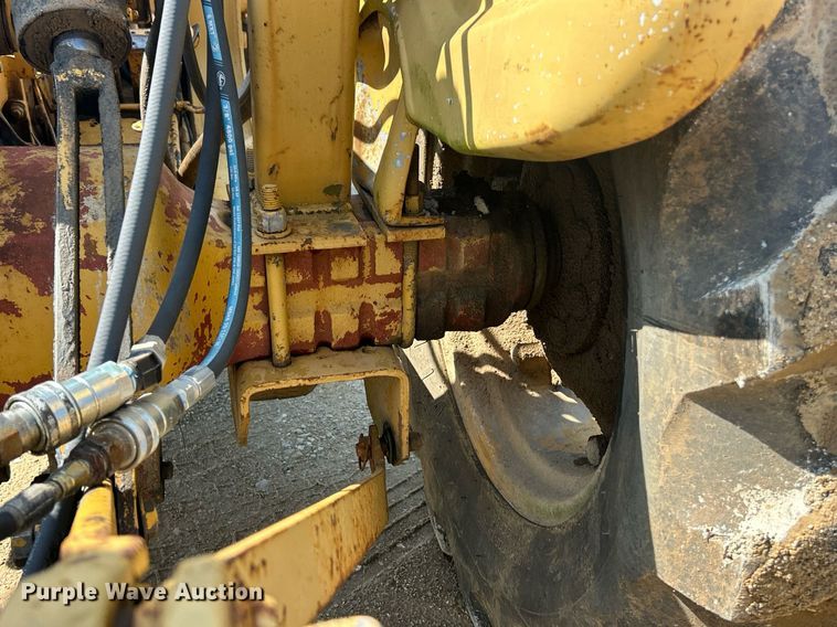 image for item EK8201 1984 Ford 445 tractor