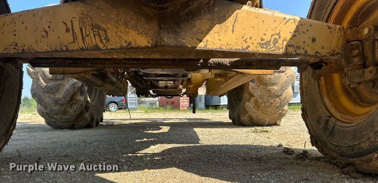 image for item EK8201 1984 Ford 445 tractor