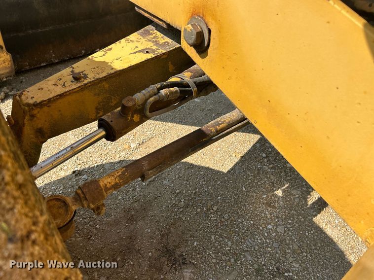 image for item EK8201 1984 Ford 445 tractor