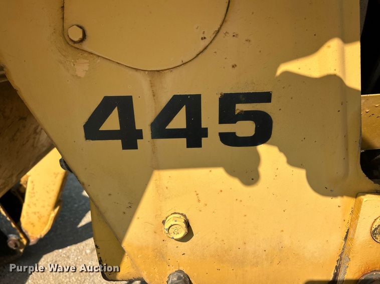 image for item EK8201 1984 Ford 445 tractor