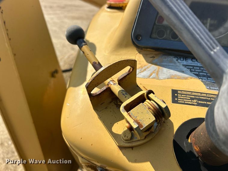 image for item EK8201 1984 Ford 445 tractor