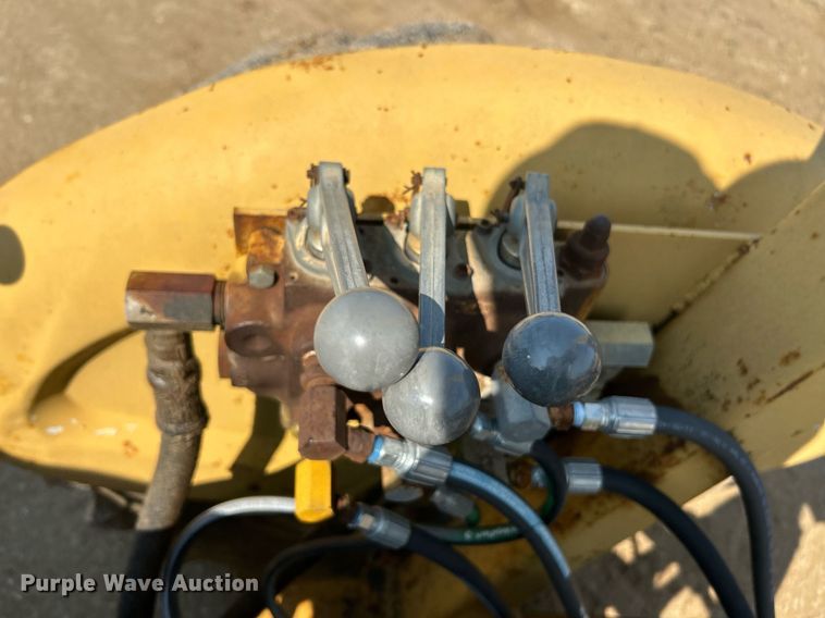 image for item EK8201 1984 Ford 445 tractor