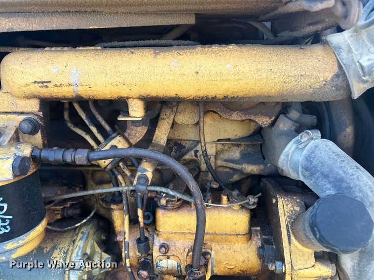 image for item EK8201 1984 Ford 445 tractor