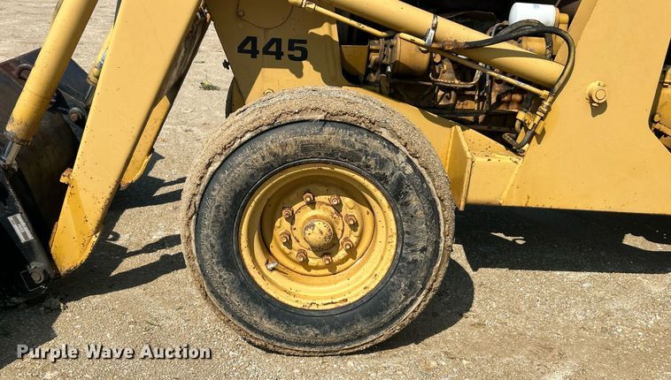 image for item EK8201 1984 Ford 445 tractor