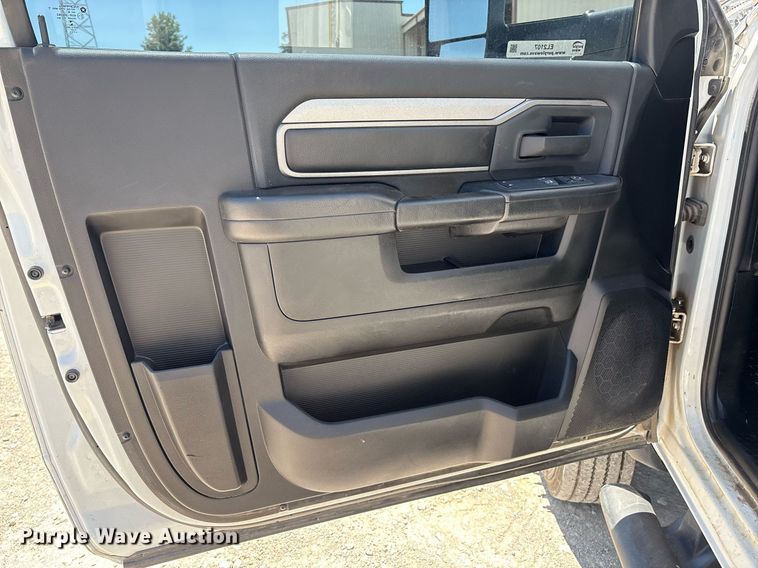 image for item EL2107 2020 Dodge Ram 5500 bucket truck