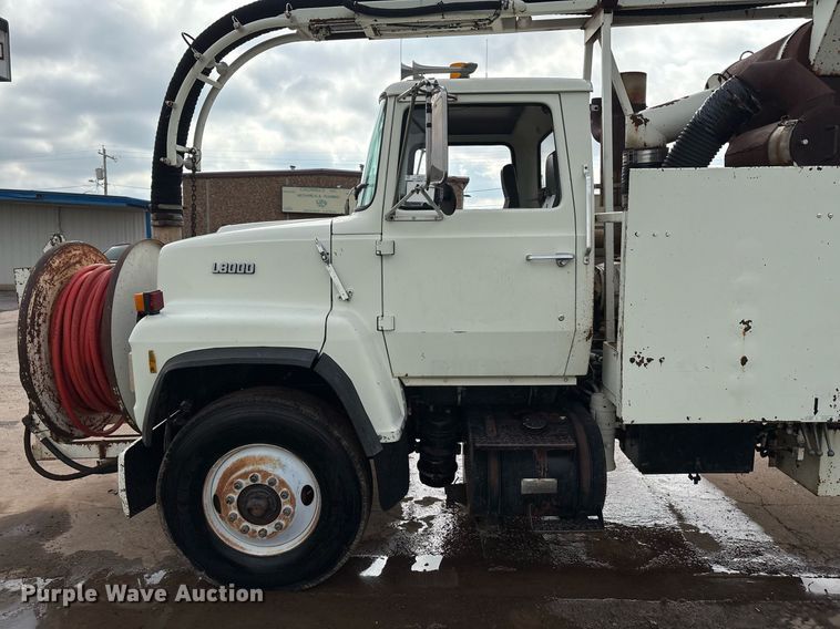 image for item EM2591 1987 Ford L8000 sewer jetter truck