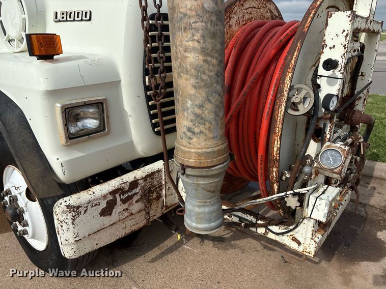 image for item EM2591 1987 Ford L8000 sewer jetter truck