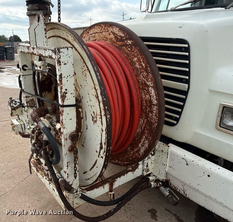 image for item EM2591 1987 Ford L8000 sewer jetter truck