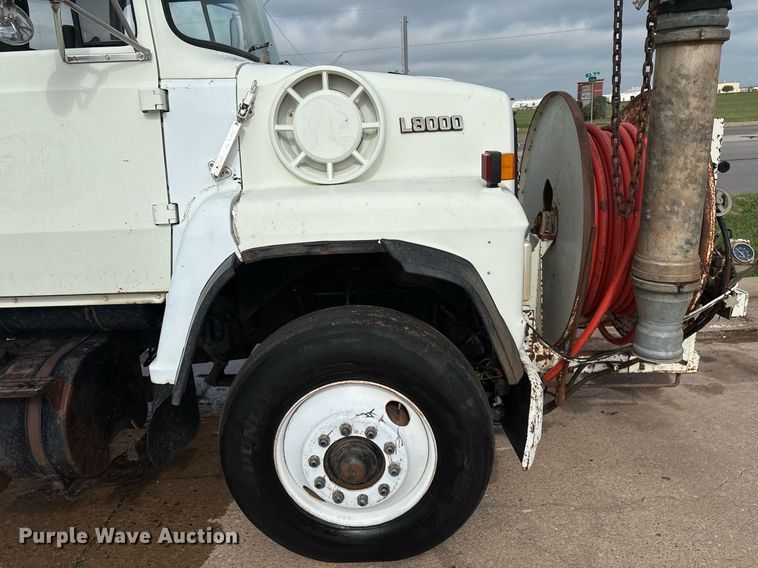 image for item EM2591 1987 Ford L8000 sewer jetter truck