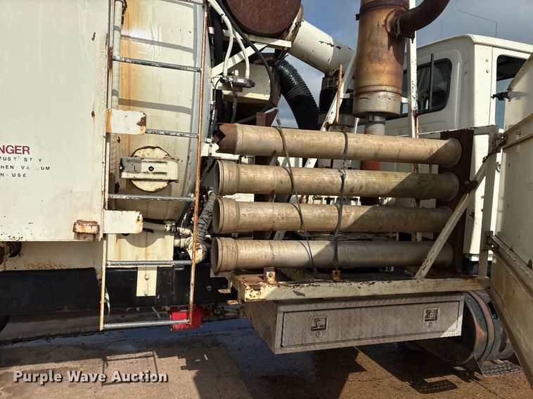 image for item EM2591 1987 Ford L8000 sewer jetter truck