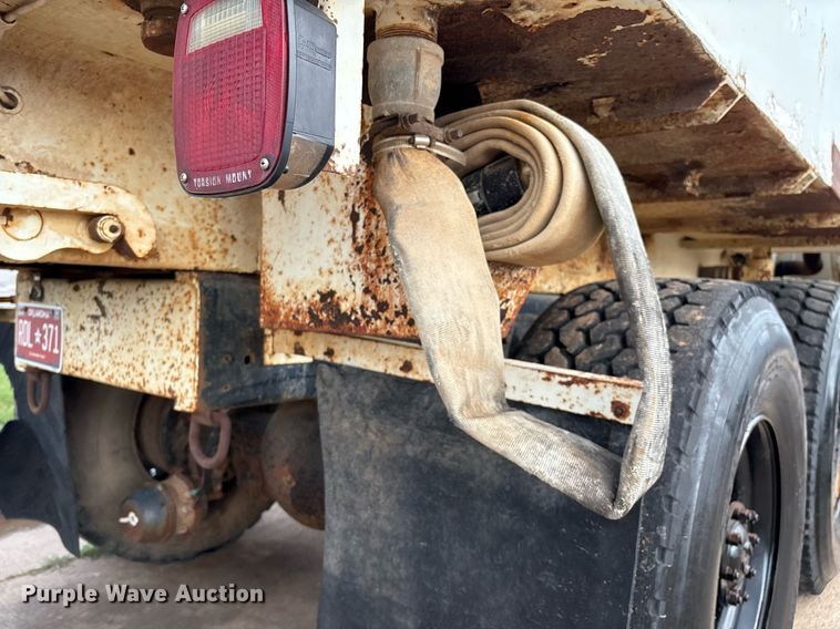 image for item EM2591 1987 Ford L8000 sewer jetter truck