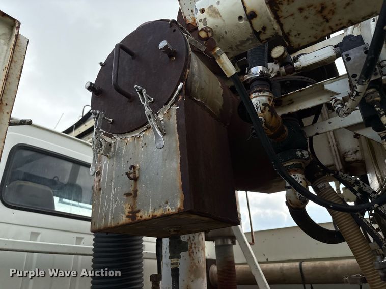 image for item EM2591 1987 Ford L8000 sewer jetter truck