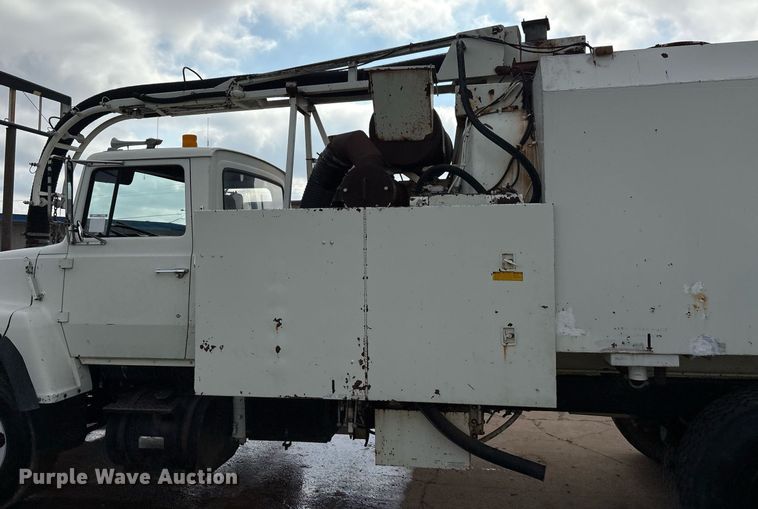 image for item EM2591 1987 Ford L8000 sewer jetter truck