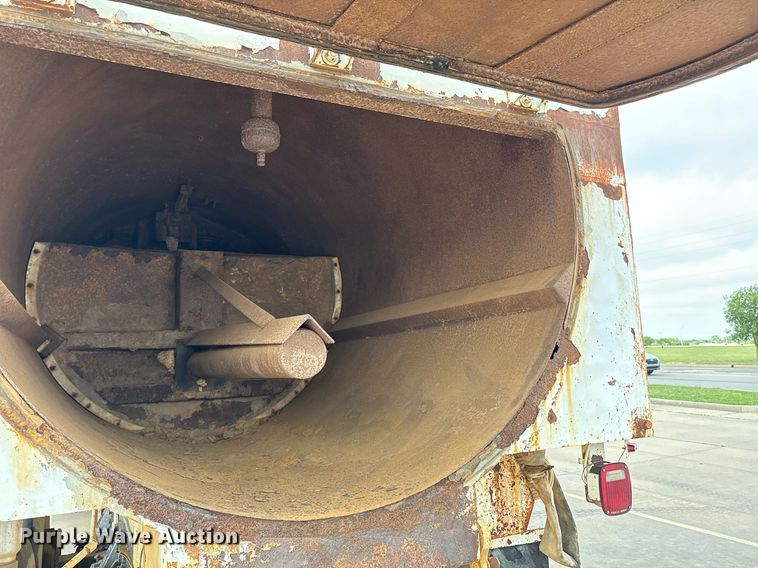 image for item EM2591 1987 Ford L8000 sewer jetter truck