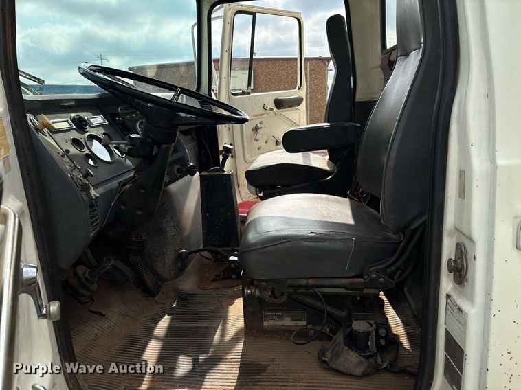 image for item EM2591 1987 Ford L8000 sewer jetter truck