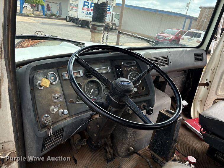 image for item EM2591 1987 Ford L8000 sewer jetter truck