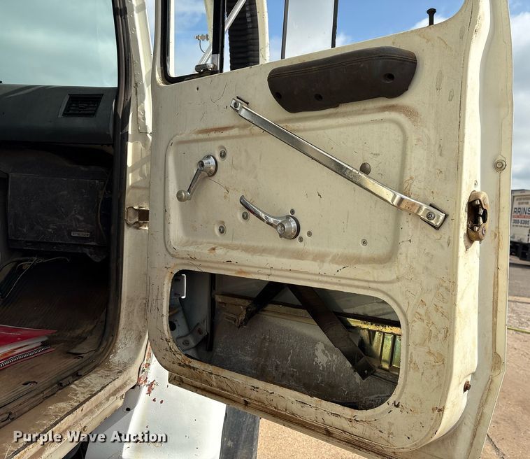 image for item EM2591 1987 Ford L8000 sewer jetter truck