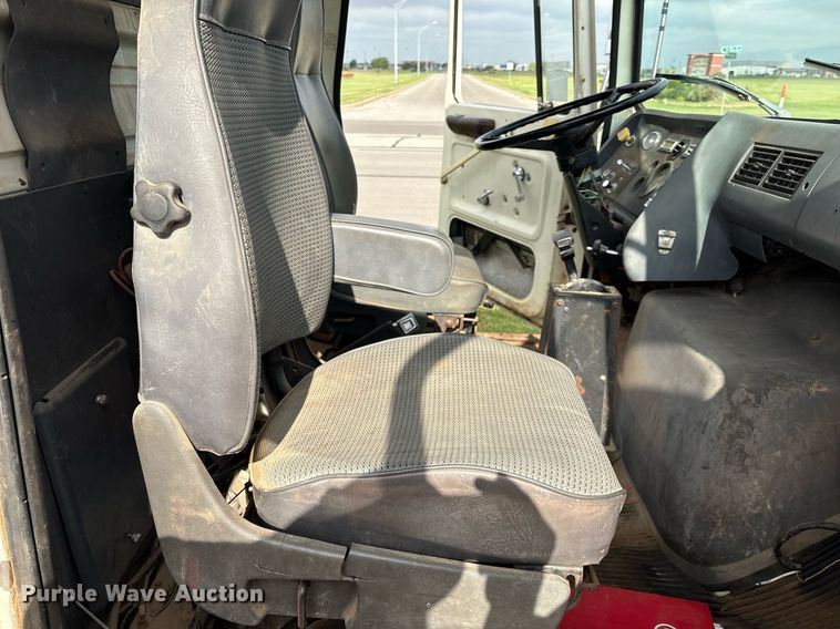 image for item EM2591 1987 Ford L8000 sewer jetter truck