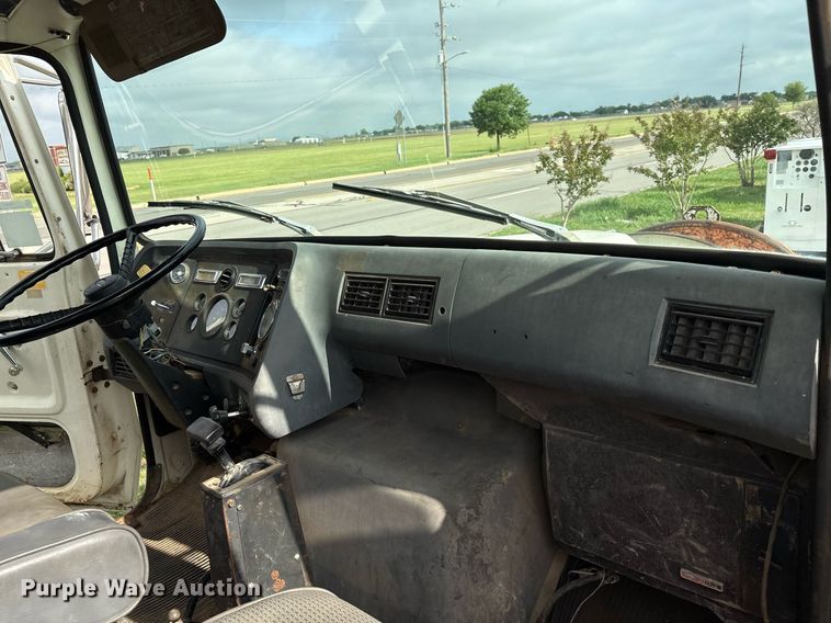 image for item EM2591 1987 Ford L8000 sewer jetter truck