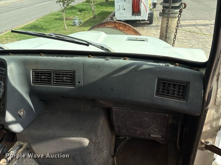 image for item EM2591 1987 Ford L8000 sewer jetter truck