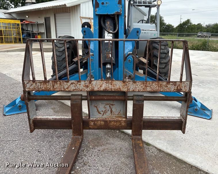 image for item EM2593 2007 Genie GTH1056 telehandler