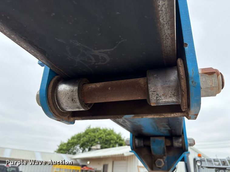 image for item EM2593 2007 Genie GTH1056 telehandler