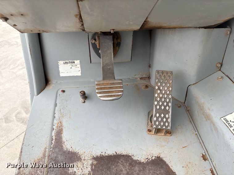 image for item EM2593 2007 Genie GTH1056 telehandler