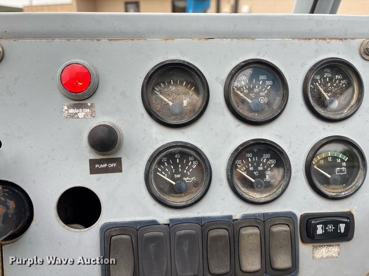 image for item EM2593 2007 Genie GTH1056 telehandler