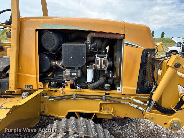 image for item EM2599 2012 Vermeer RTX 1250 cable plow