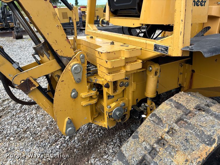 image for item EM2599 2012 Vermeer RTX 1250 cable plow