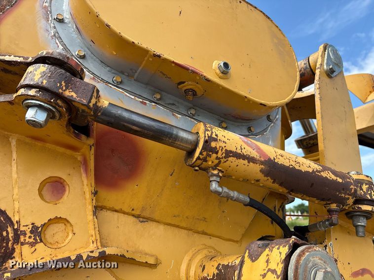 image for item EM2599 2012 Vermeer RTX 1250 cable plow