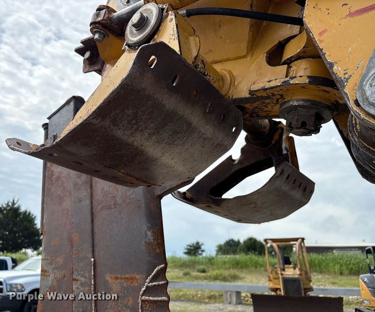 image for item EM2599 2012 Vermeer RTX 1250 cable plow